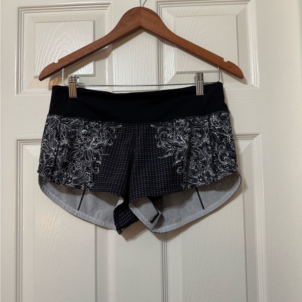 Lululemon speed up shorts size 6 euc